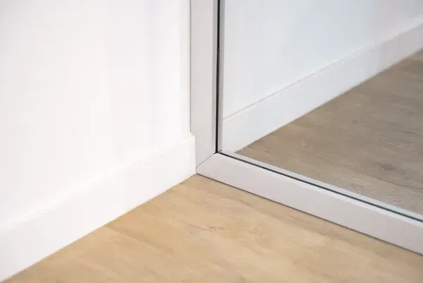 Fali csatlakozó profil