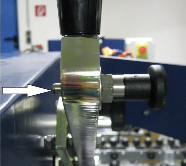 Bepattintható stift Ø = 8 mm, reteszelővel