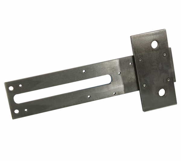 Side panel with oblong hole