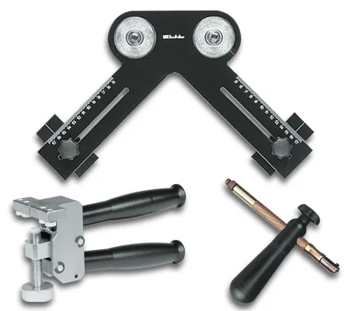 Jeu d'outils pour découpes d'angle