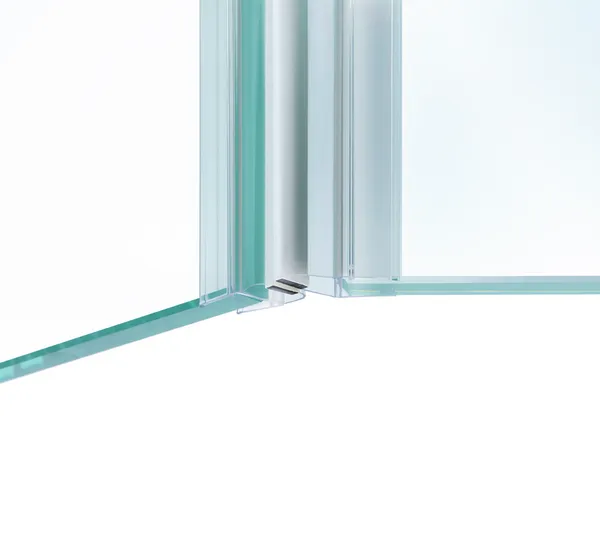 Shower door seal with magnet 135°